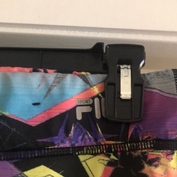 💙 Colorful/ Geometric Fila Running Capris- size M - Picture 3 of 4